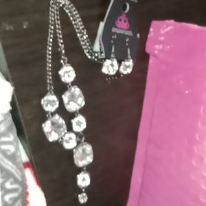 Necklace and earring set